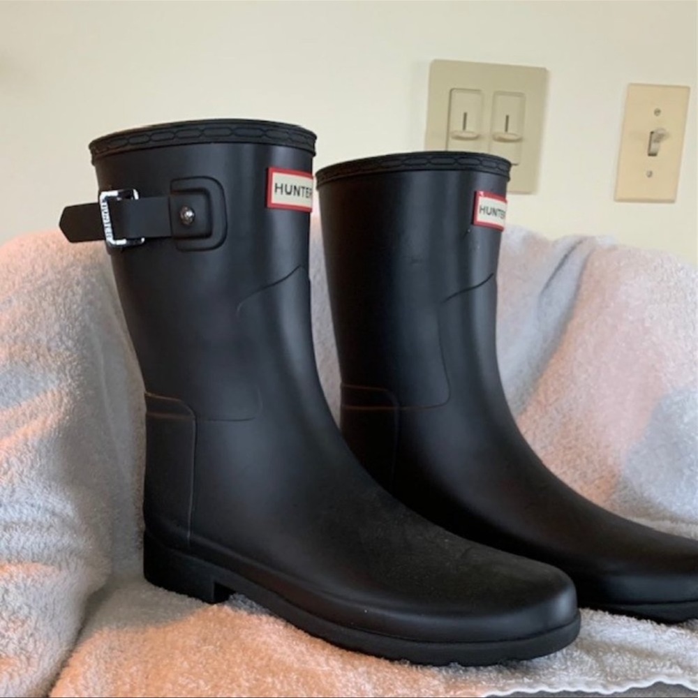 😍😍😍Authentic HUNTER RAIN BOOTS - LIKE 🆕